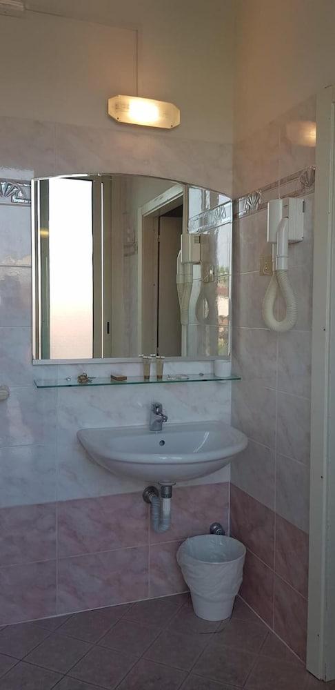 Hotel Britannia Rimini Esterno foto