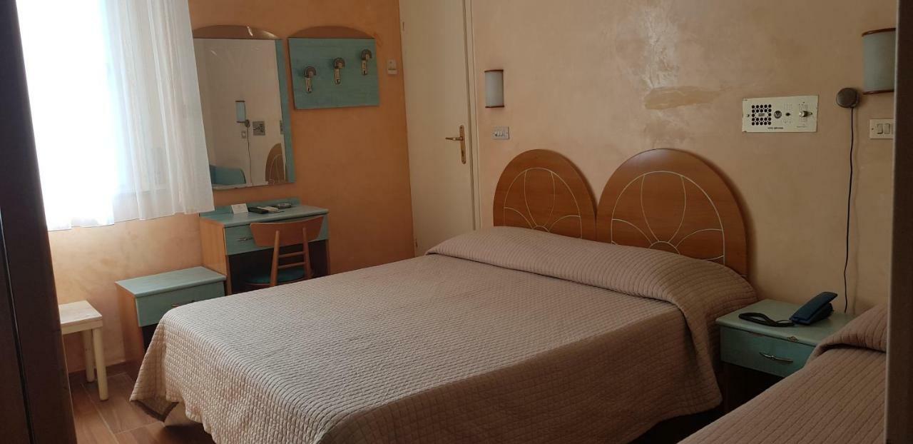 Hotel Britannia Rimini Esterno foto